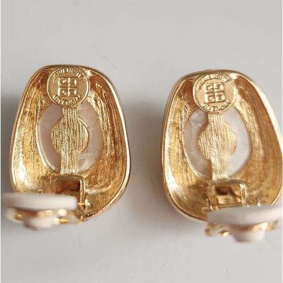 ✨️VINTAGE Givenchy Clip-on Gold Earrings - Picture 7 of 10